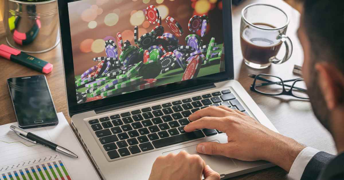 How Gambling Influencers Balance Entertainment and Educational Content